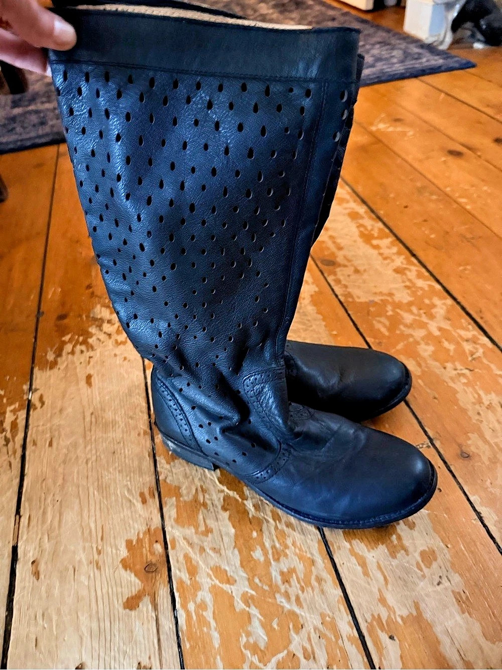 Vintage Diesel perforated boots, to the knee or slouched. 40